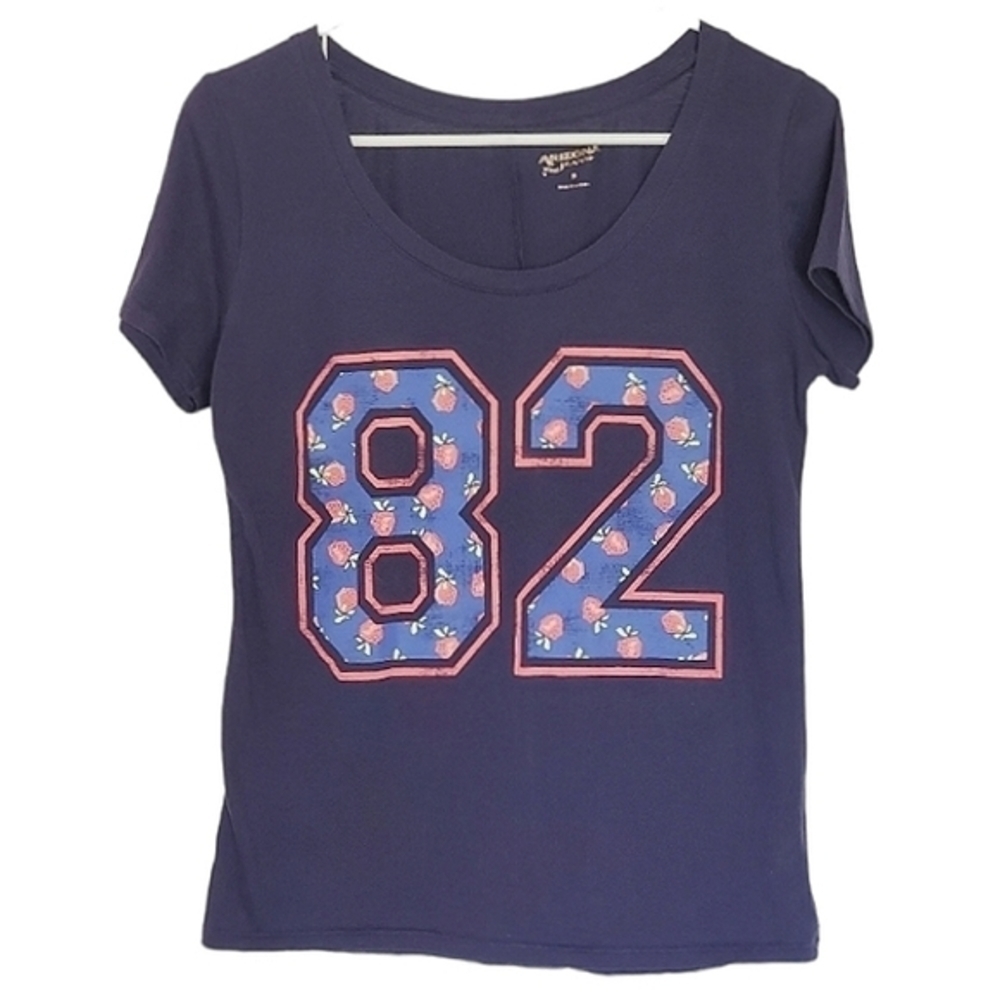 1085 * Arizona Jeans Co. Strawberry Print 82 Tee Blue Pink Size M
